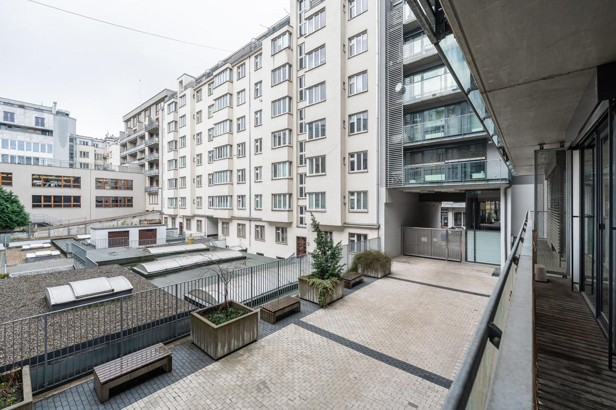 Appartamento Krizikova Down Town With Parking Praga
