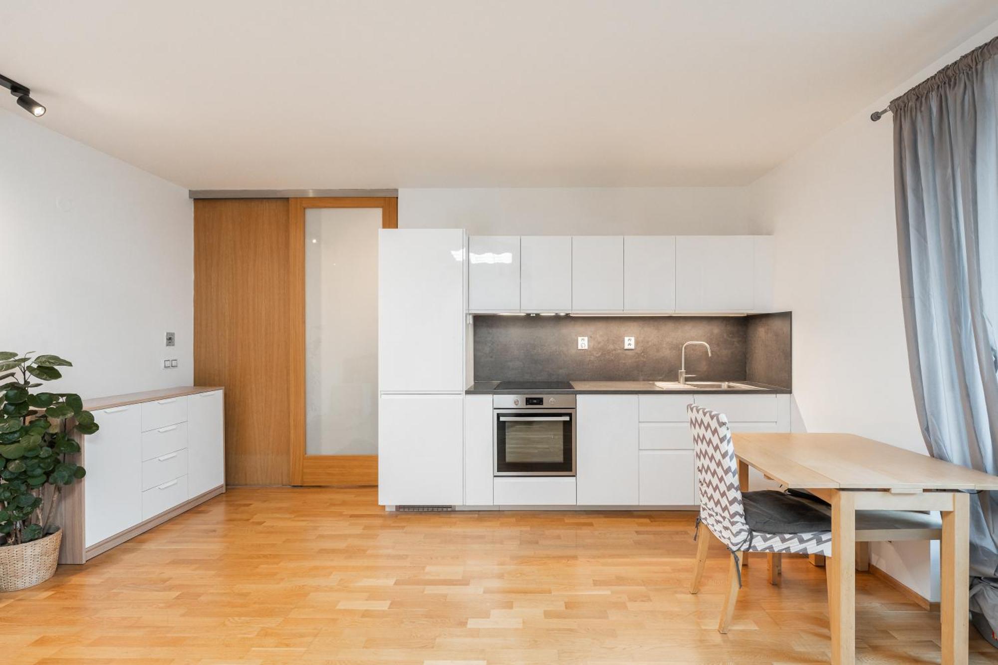 Apartamento Krizikova Down Town With Parking